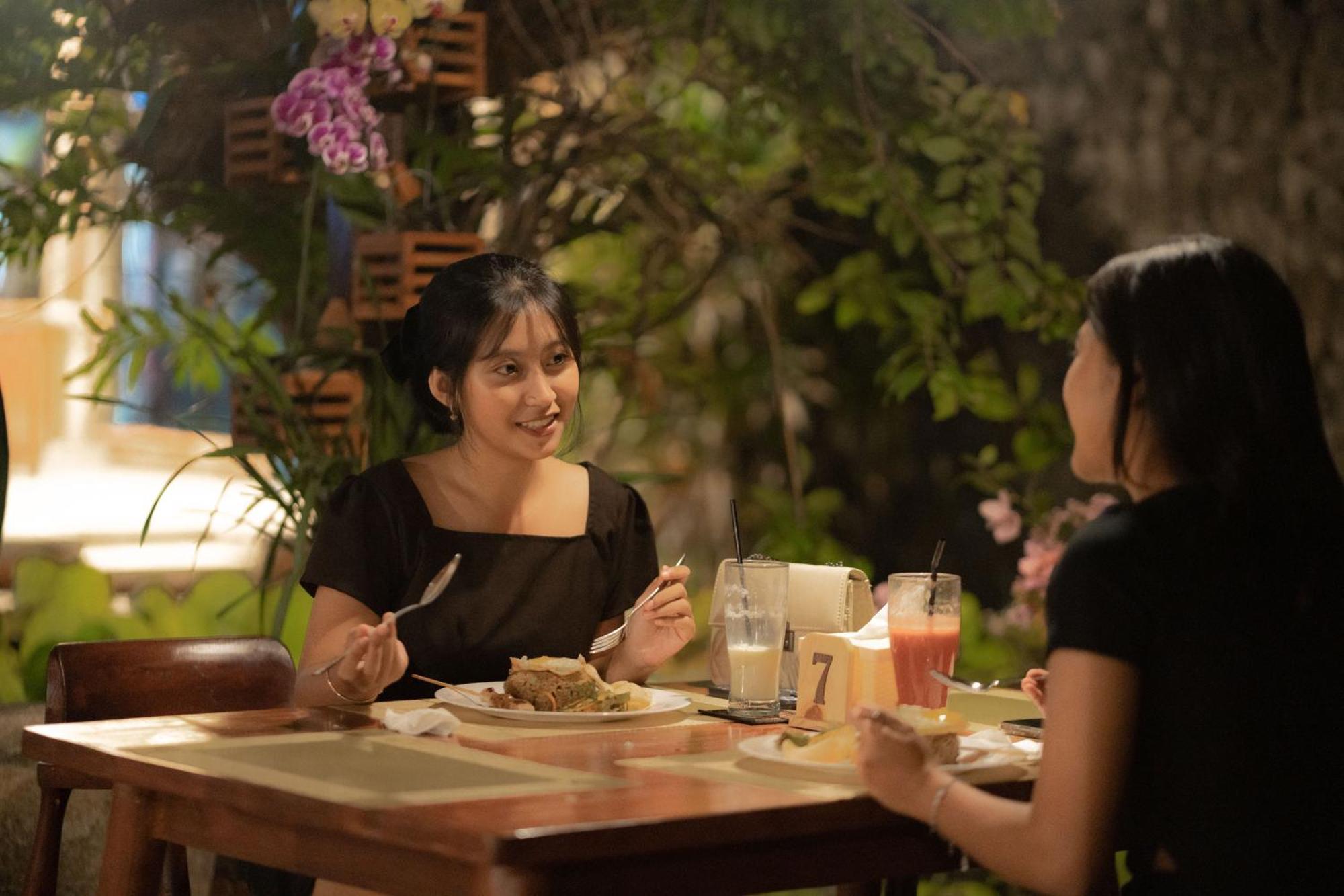 The Central Lovina Hotel & Restaurant ภายนอก รูปภาพ