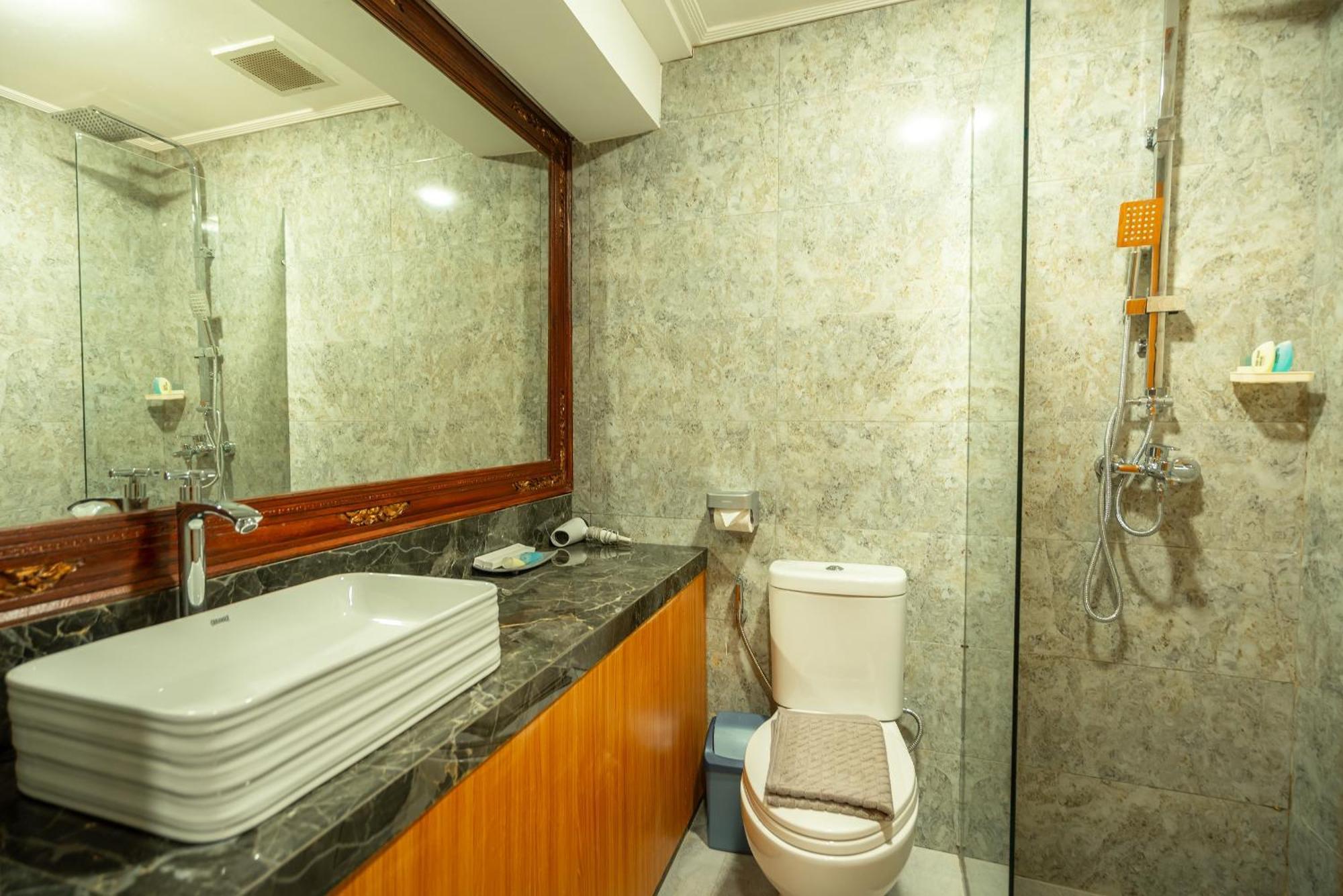 The Central Lovina Hotel & Restaurant ภายนอก รูปภาพ