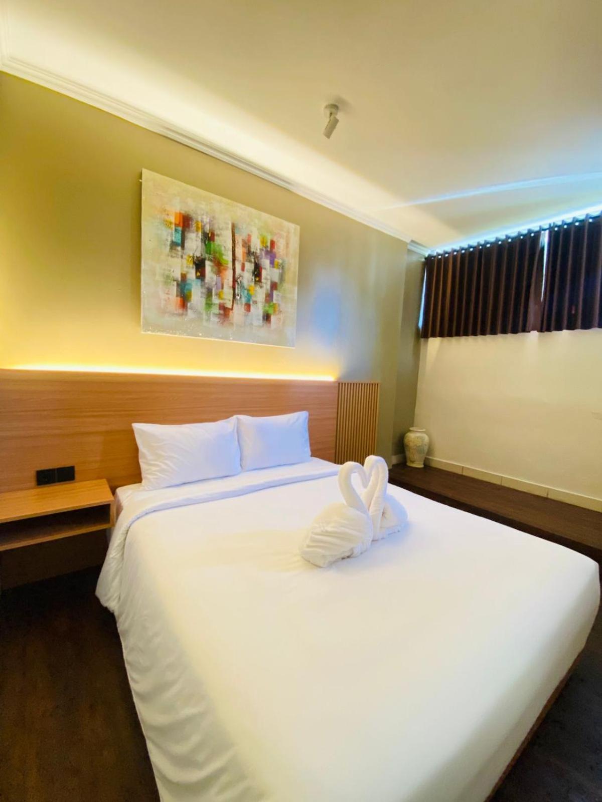 The Central Lovina Hotel & Restaurant ภายนอก รูปภาพ