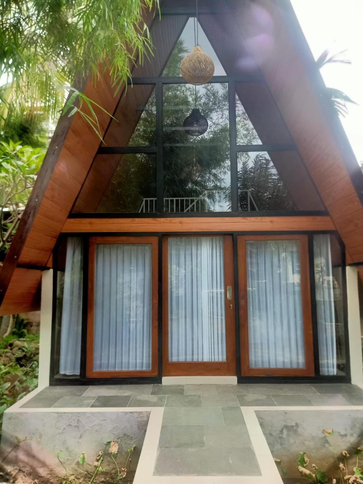 The Central Lovina Hotel & Restaurant ภายนอก รูปภาพ